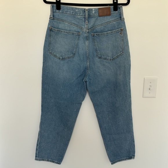 Madewell The Mom Jean - Size 29P - Picture 4 of 7